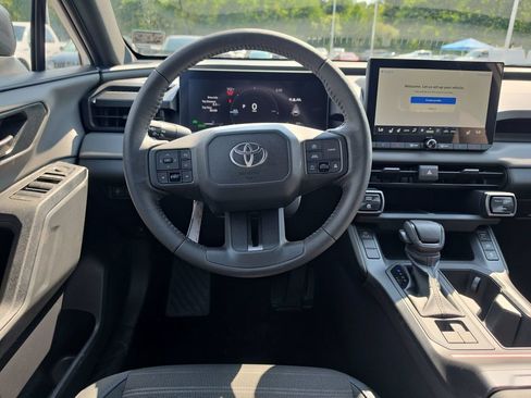 Used 2026 Toyota RAV4 SE w/ Convenience Package AWD/4WD image 20