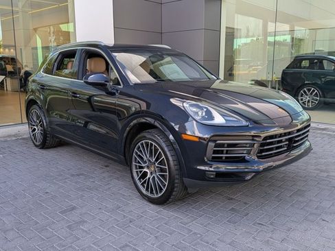 Used 2023 Porsche Cayenne Platinum Edition AWD/4WD image 3