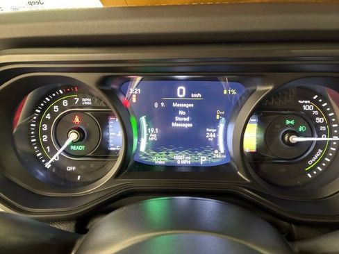 Used 2025 Jeep Wrangler Unlimited Sahara w/ Safety Group image 25