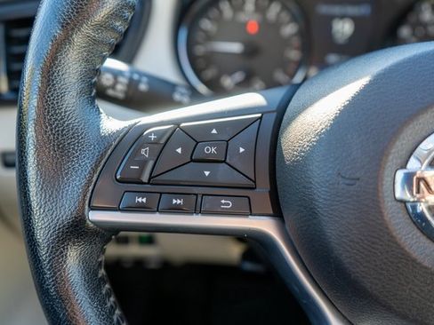 Used 2022 Nissan Rogue Sport SL w/ Premium Package image 27