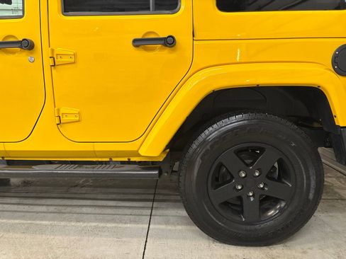 Used 2015 Jeep Wrangler Unlimited Sahara AWD/4WD image 6