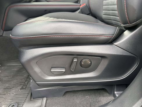 Used 2025 Ford Explorer ST-Line image 11