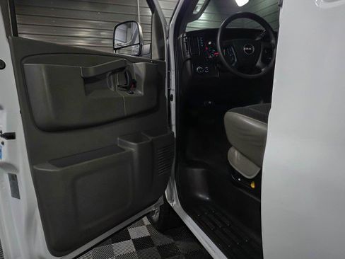Used 2021 GMC Savana 2500 w/ Driver Convenience Package image 26
