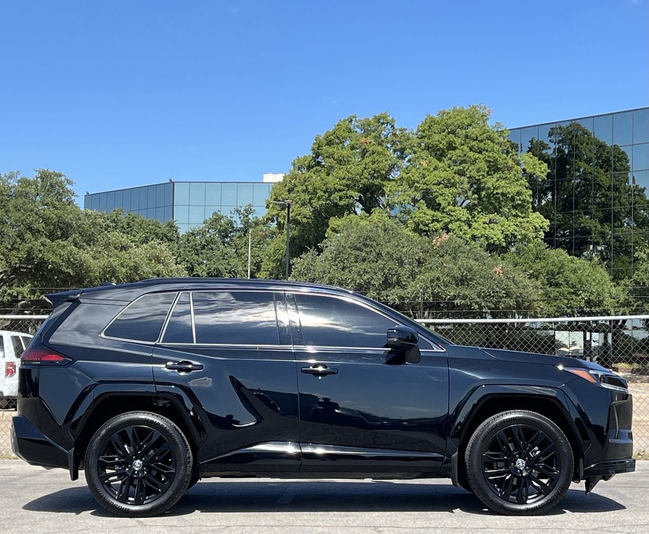 Used 2026 Toyota RAV4 XSE w/ Weather Package AWD/4WD image 3