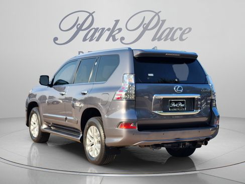 Used 2017 Lexus GX 460 AWD/4WD image 3