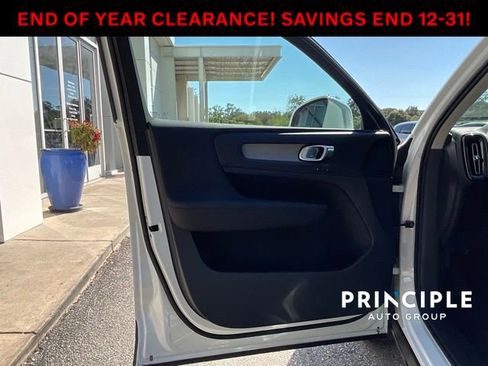 Certified 2023 Volvo XC40 B4 Core w/ Protection Package Premier image 11