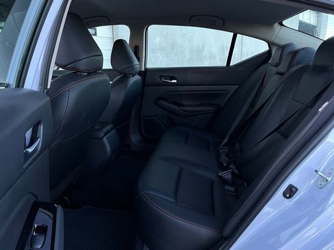 Used 2025 Nissan Altima 2.5 SR image 12