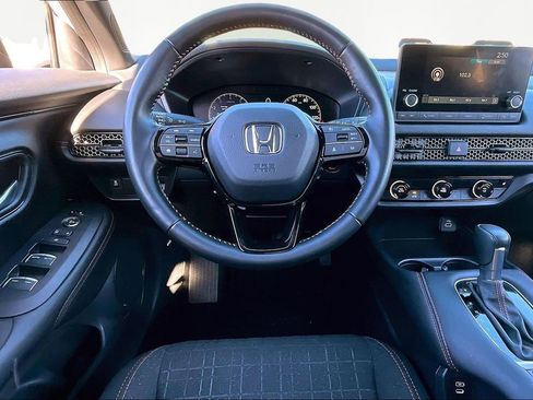 Used 2025 Honda HR-V Sport image 9