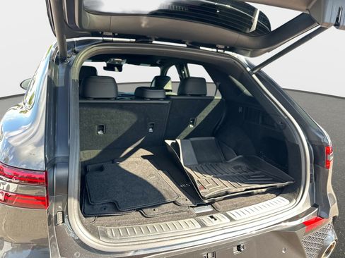 Used 2024 Genesis GV70 2.5T w/ Sport Prestige Package image 11