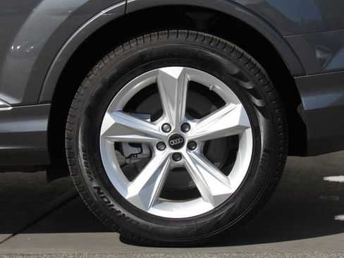 Used 2025 Audi Q7 3.0T Premium w/ Convenience Package AWD/4WD image 41