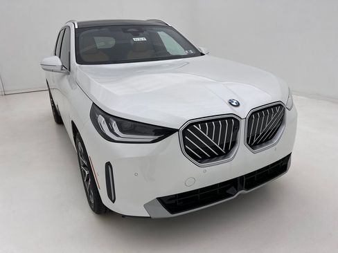 New 2026 BMW X3 xDrive30 w/ Premium Package image 3