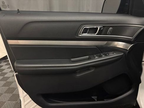 Used 2019 Ford Explorer XLT w/ Equipment Group 201A AWD/4WD image 11