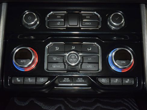 Used 2024 GMC Yukon XL Denali AWD/4WD image 35