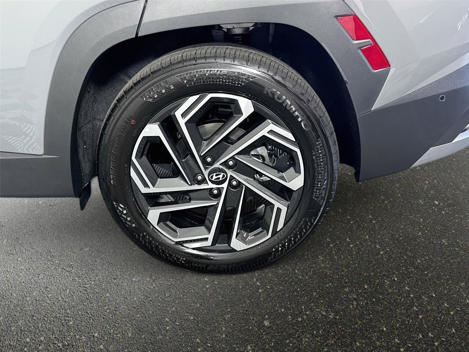 New 2026 Hyundai Tucson Limited w/ Tow & Go Package FWD image 33