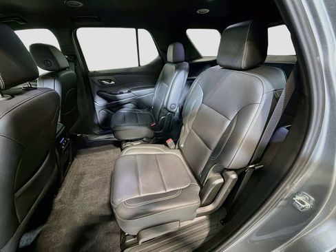 Used 2023 Chevrolet Traverse LT AWD/4WD image 24
