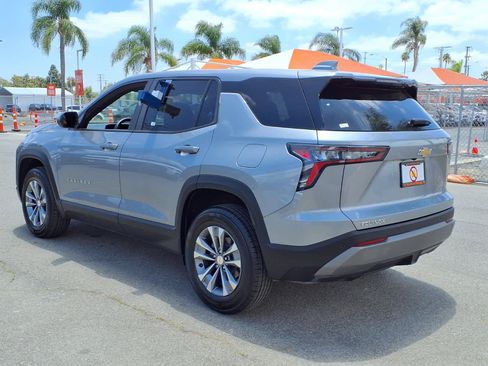 Used 2025 Chevrolet Equinox LT FWD image 4