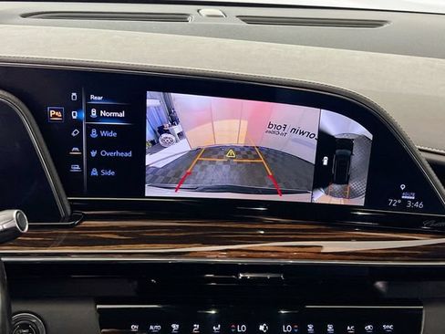 Used 2022 Cadillac Escalade Luxury w/ LPO, Floor Liner Package AWD/4WD image 22