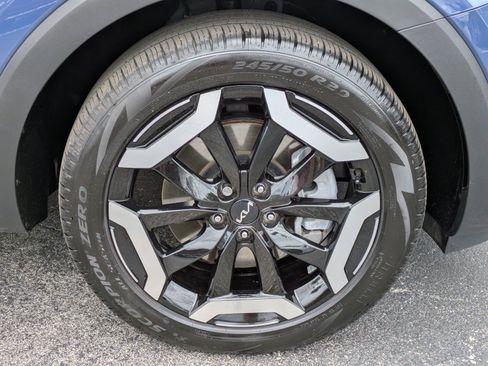 Certified 2024 Kia Telluride EX FWD image 9