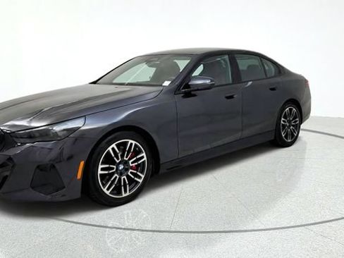 Used 2026 BMW 540i xDrive w/ Executive Package AWD/4WD image 4