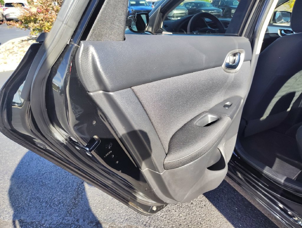 Used 2015 Nissan Sentra SV FWD image 20