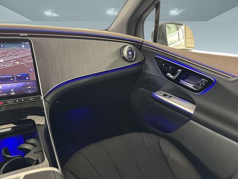 New 2026 Mercedes-Benz EQE 320 4MATIC SUV image 28