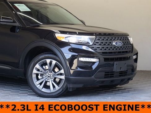 Used 2024 Ford Explorer XLT w/ Equipment Group 202A AWD/4WD image 4