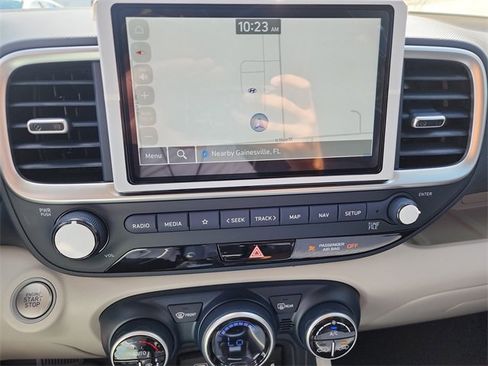 New 2025 Hyundai Venue Limited image 19