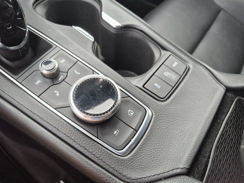Used 2020 Cadillac XT4 Premium Luxury w/ Cold Weather Package FWD image 19