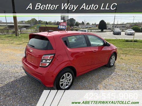 Used 2020 Chevrolet Sonic LT FWD image 3
