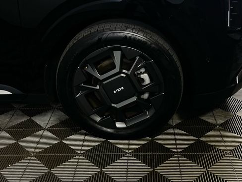 Used 2025 Kia Carnival SX image 13