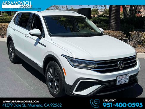 Used 2022 Volkswagen Tiguan SE FWD image 1