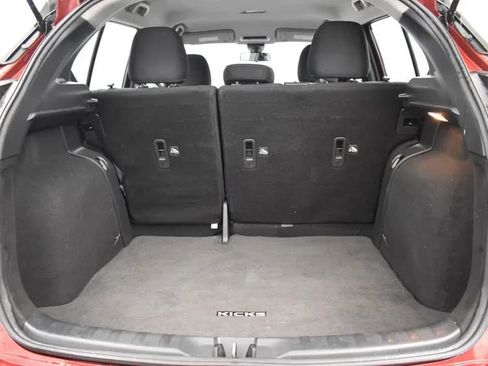 Used 2023 Nissan Kicks SR image 16