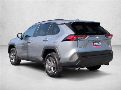 Used 2025 Toyota RAV4 LE AWD/4WD image 8