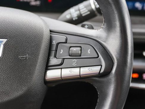 Used 2024 Cadillac XT4 Premium Luxury image 30