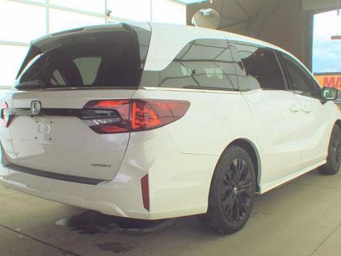 Used 2025 Honda Odyssey Sport-L image 2