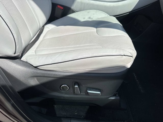 Used 2023 Hyundai Palisade SEL FWD image 17