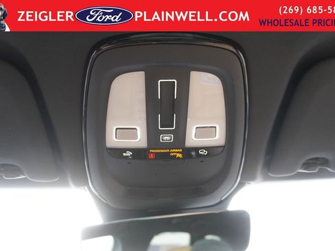 Used 2023 Volvo XC60 B5 Ultimate image 33