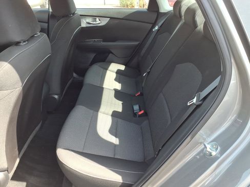 Used 2022 Kia Forte LXS FWD image 14