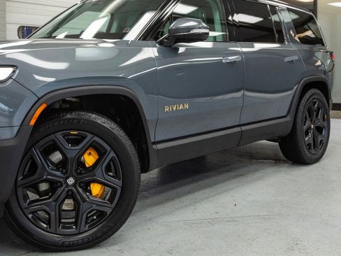 Used 2023 Rivian R1S Adventure image 13