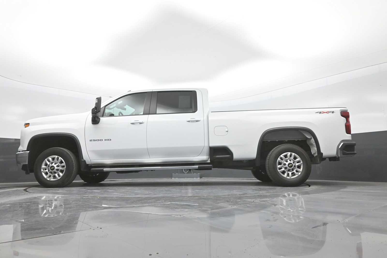 Used 2025 Chevrolet Silverado 2500 LT w/ Convenience Package AWD/4WD image 45