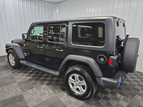 Used 2019 Jeep Wrangler Unlimited Sport S AWD/4WD image 9