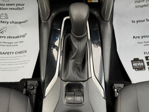 Used 2023 Toyota Corolla Cross LE image 38