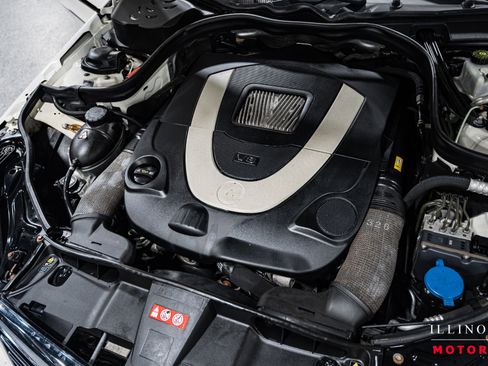 Used 2011 Mercedes-Benz E 550 4MATIC Sedan image 39