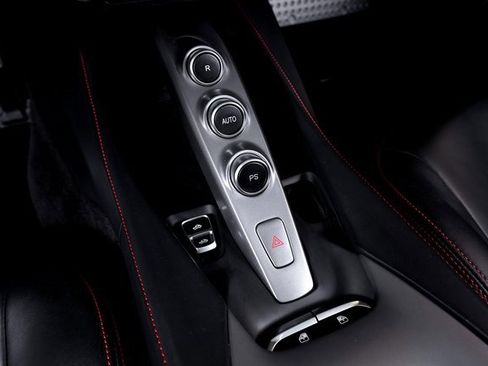 Used 2020 Ferrari Portofino image 47