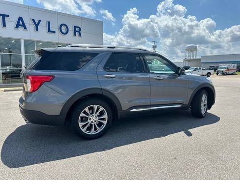 Used 2022 Ford Explorer Limited w/ Equipment Group 301A RWD image 17