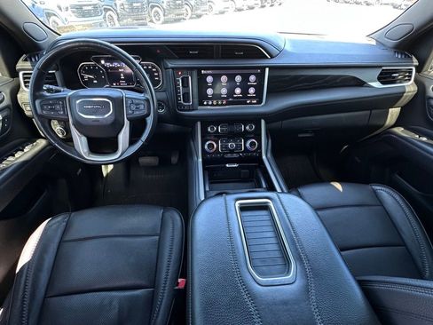 Used 2021 GMC Yukon Denali w/ Denali Premium Package image 29