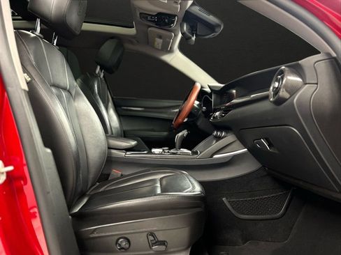 Used 2020 Alfa Romeo Stelvio Ti w/ Nero Edizione image 16