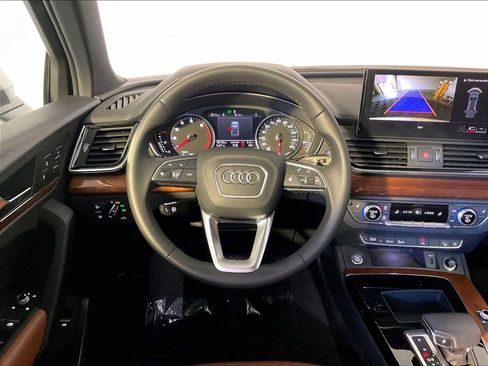 Used 2022 Audi Q5 2.0T Premium w/ Convenience Package AWD/4WD image 15