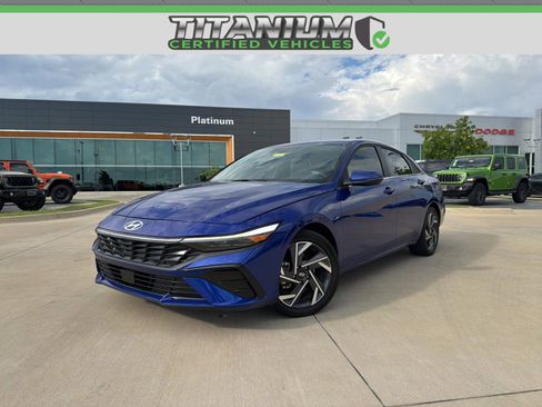 Used 2025 Hyundai Elantra Limited FWD image 1