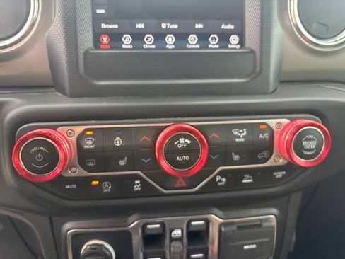 Used 2021 Jeep Gladiator Rubicon w/ LED Lighting Group AWD/4WD image 35